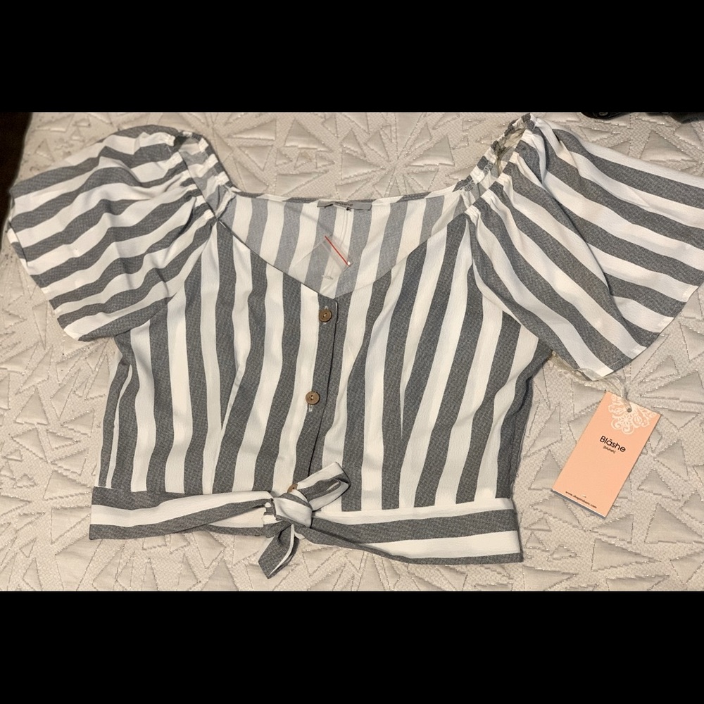 Button front tier crop top, size large . Brand new